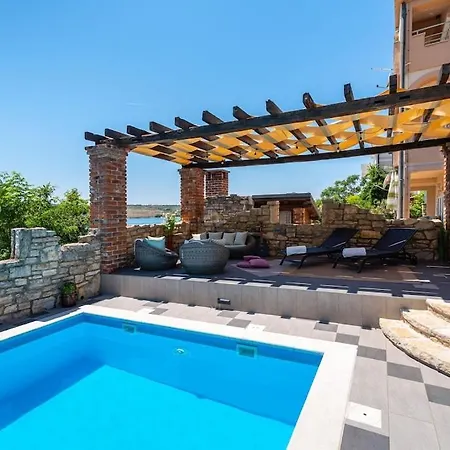 Gora Villa *