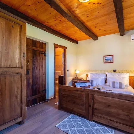 Gora Villa
